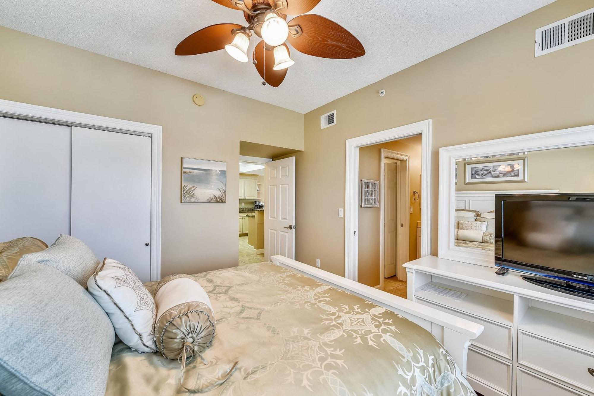 Boardwalk Beach Resort #1911 By Book That Condo Panama City Beach Room photo